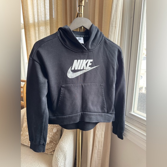Nike Sweaters - Nike Black Pullover Hoodie Cropped | Large